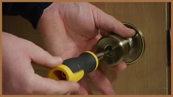 City Locksmith Shop Lawrence, MA 978-278-3040 - 15-unlock-door